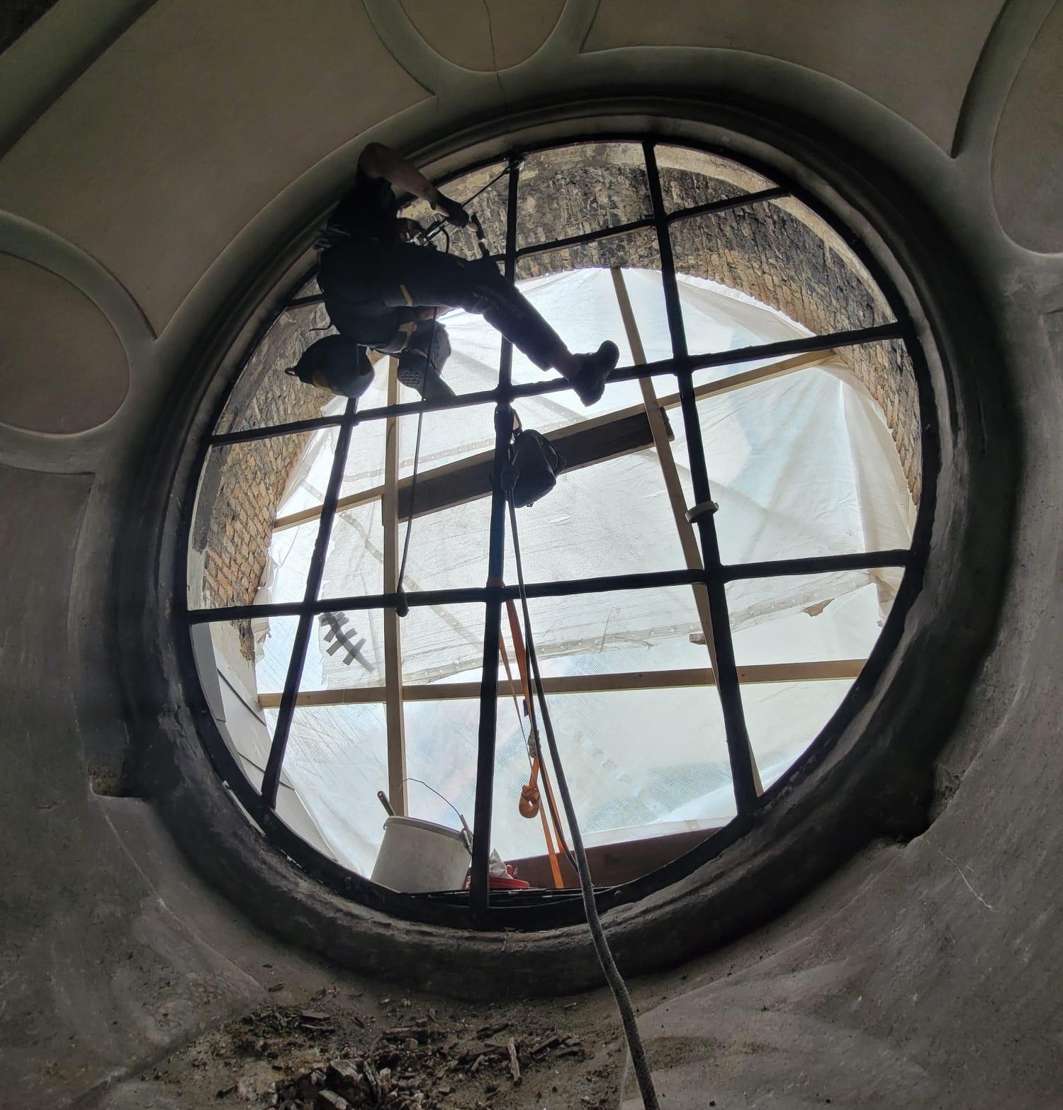 Kirchenfenstersanierung Maria Treu